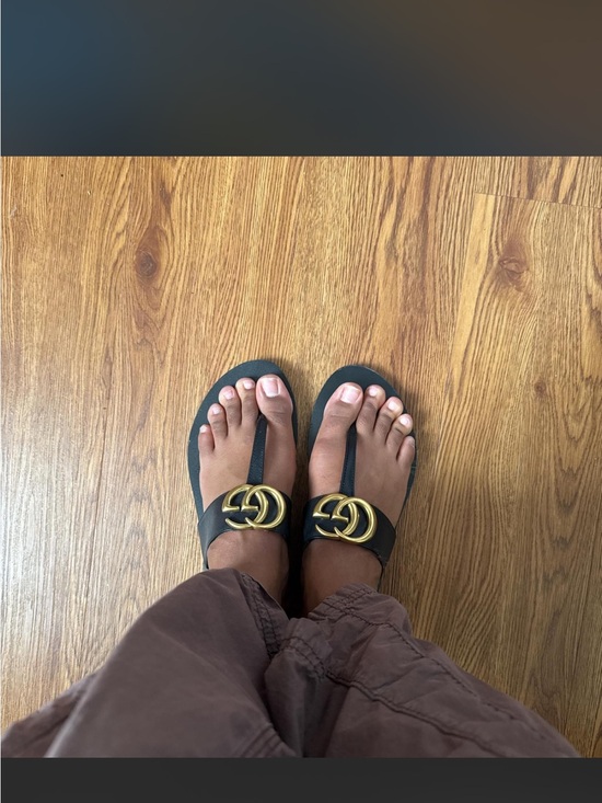 Gucci Shoes - Gucci Flat Marmont Leather Thong- Black Sandal Thong Slide